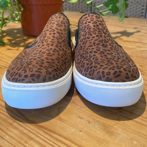 🎉 TIME AND TRUE CHETTAH SLIDE IN SNEAKERS‼️ - Picture 3 of 13